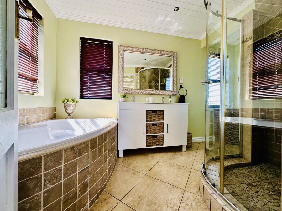 4 Bedroom Property for Sale in Fisherhaven Western Cape